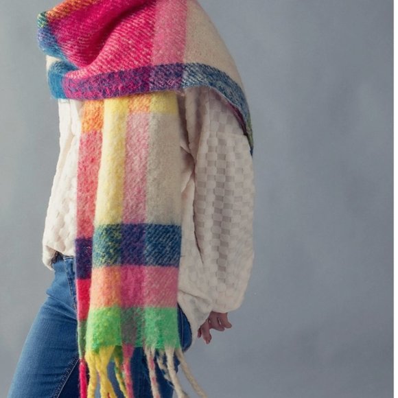 💕Posh Pick! Bright & Cozy Sweater Wrap with Fringe NWT - Picture 2 of 4